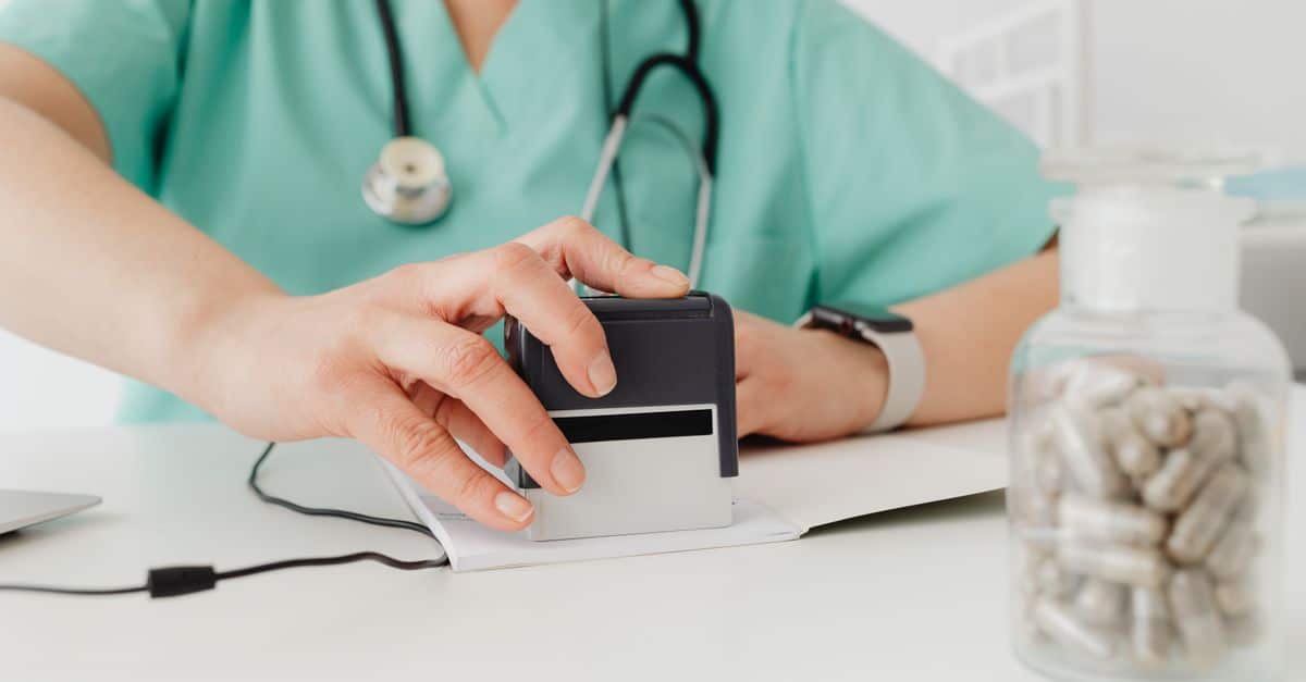 Traduction Médicale Certifiée vs. Générale : Laquelle Choisir