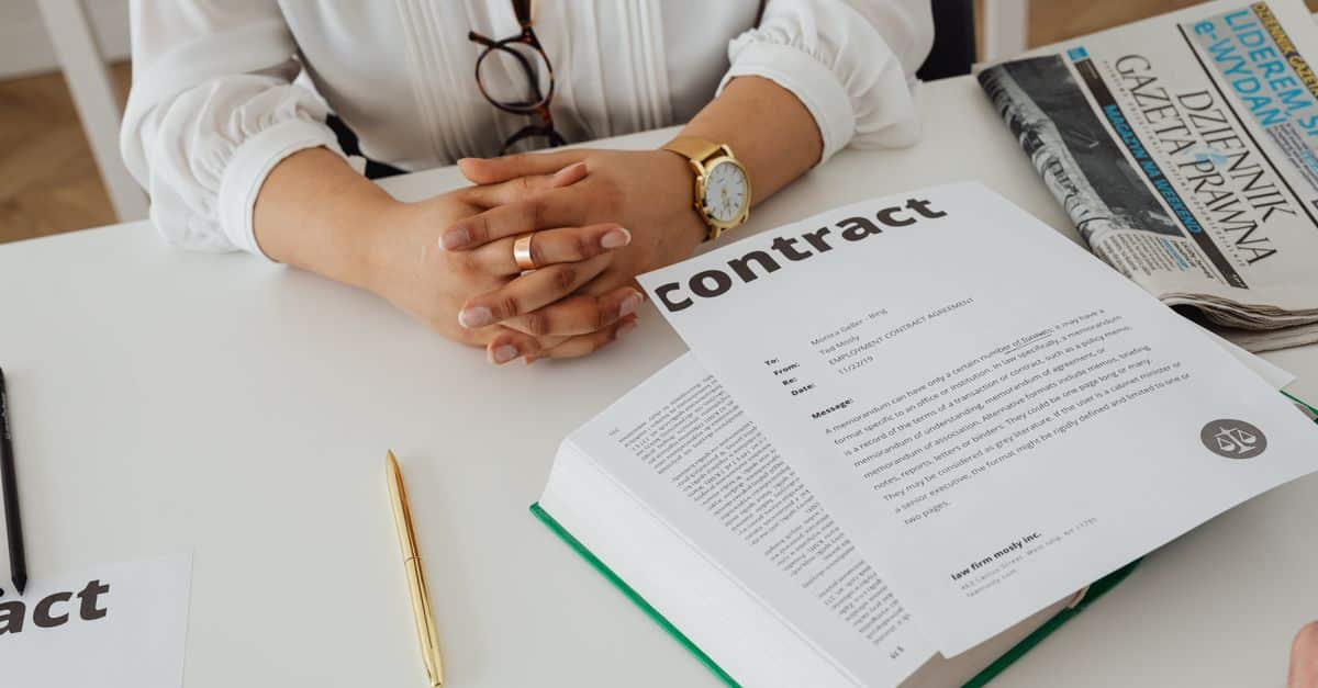 Traducción de Contratos de Distribución Internacional: Cláusulas Críticas